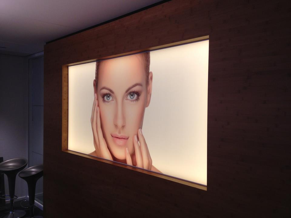 Amarins lichtreclame - Van der Meer Reklame Burgum